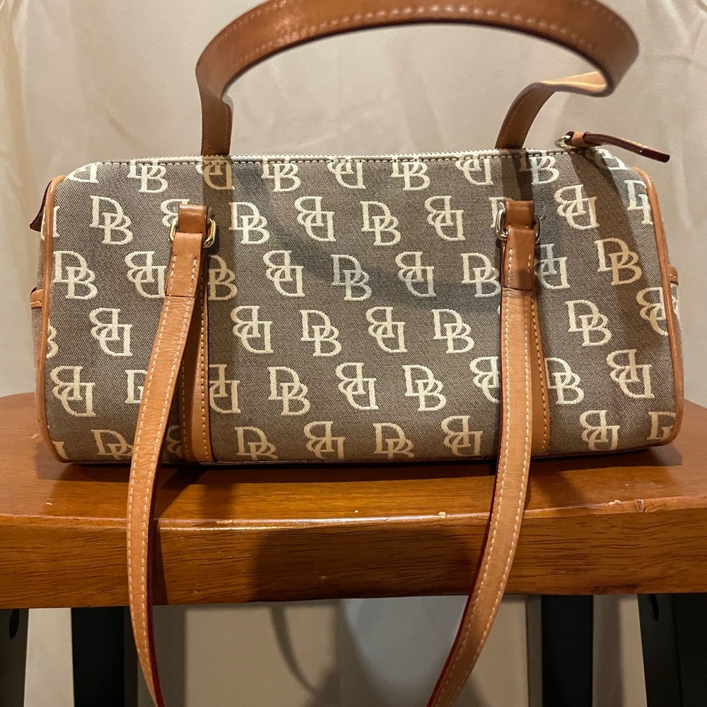 Vintage Dooney & Bourke East West Slim Top Zip - Picture 2 of 8